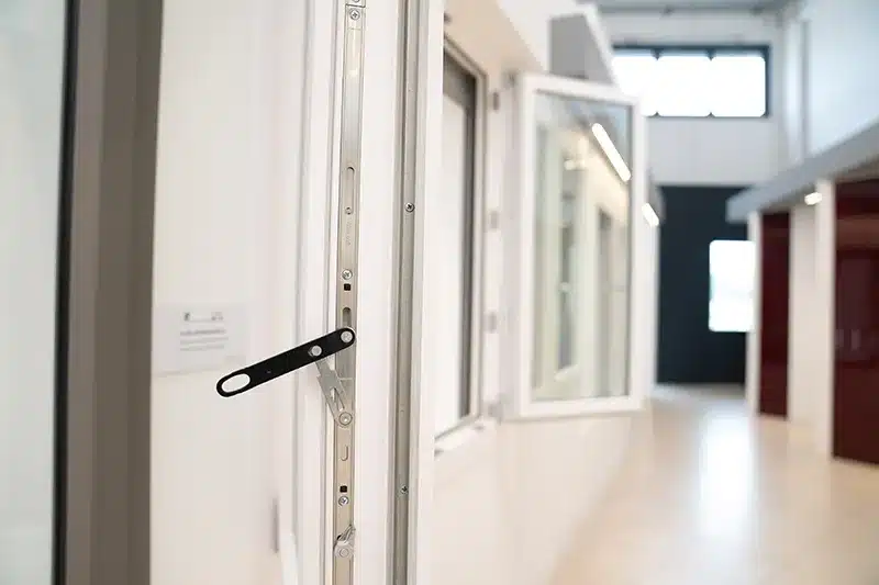 esposizione-di-finestre-in-showroom