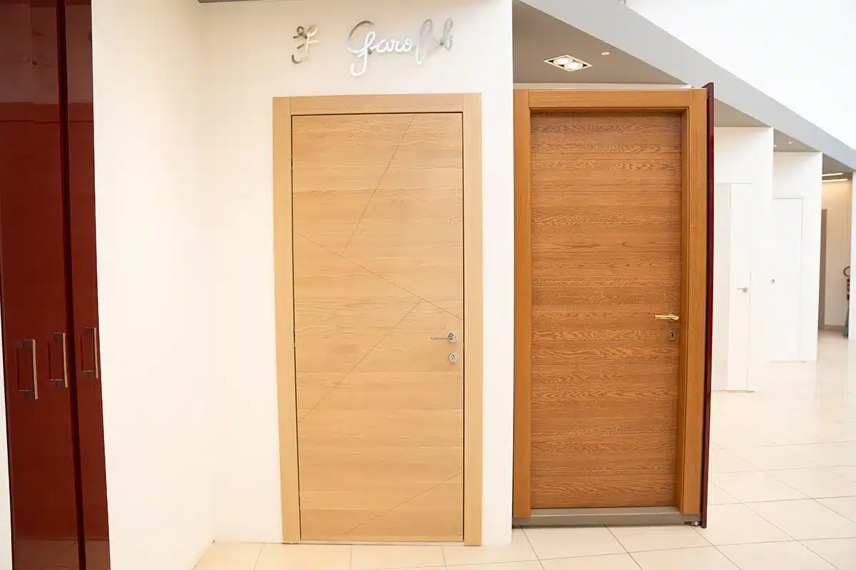 porte-in-legno-in-vendita-in-showroom