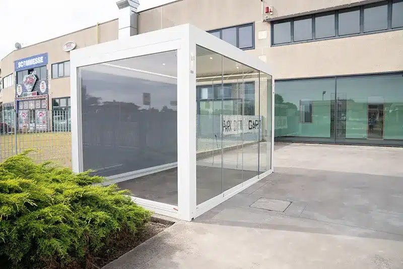 showroom-con-il-montaggio-di-serramenti